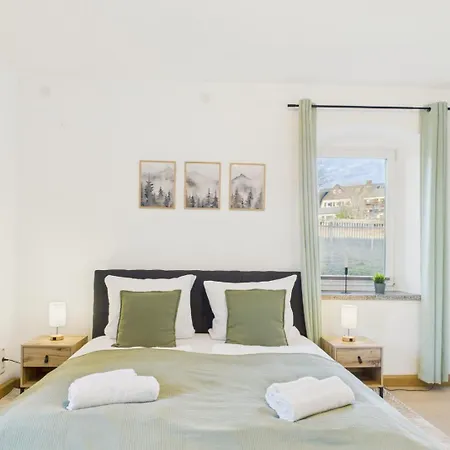 Holzkunst & Heimatgefuehl Fuer Familie & Freunde شقة