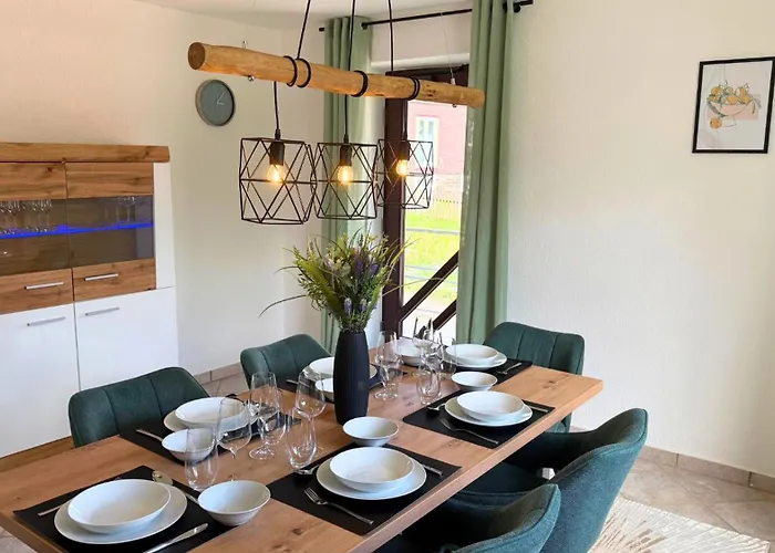 Holzkunst & Heimatgefuehl Fuer Familie & Freunde شقة *