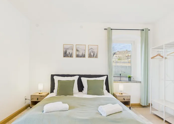 Holzkunst & Heimatgefuehl Fuer Familie & Freunde شقة